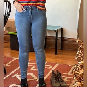 Super stretchy jeggings in light wash.